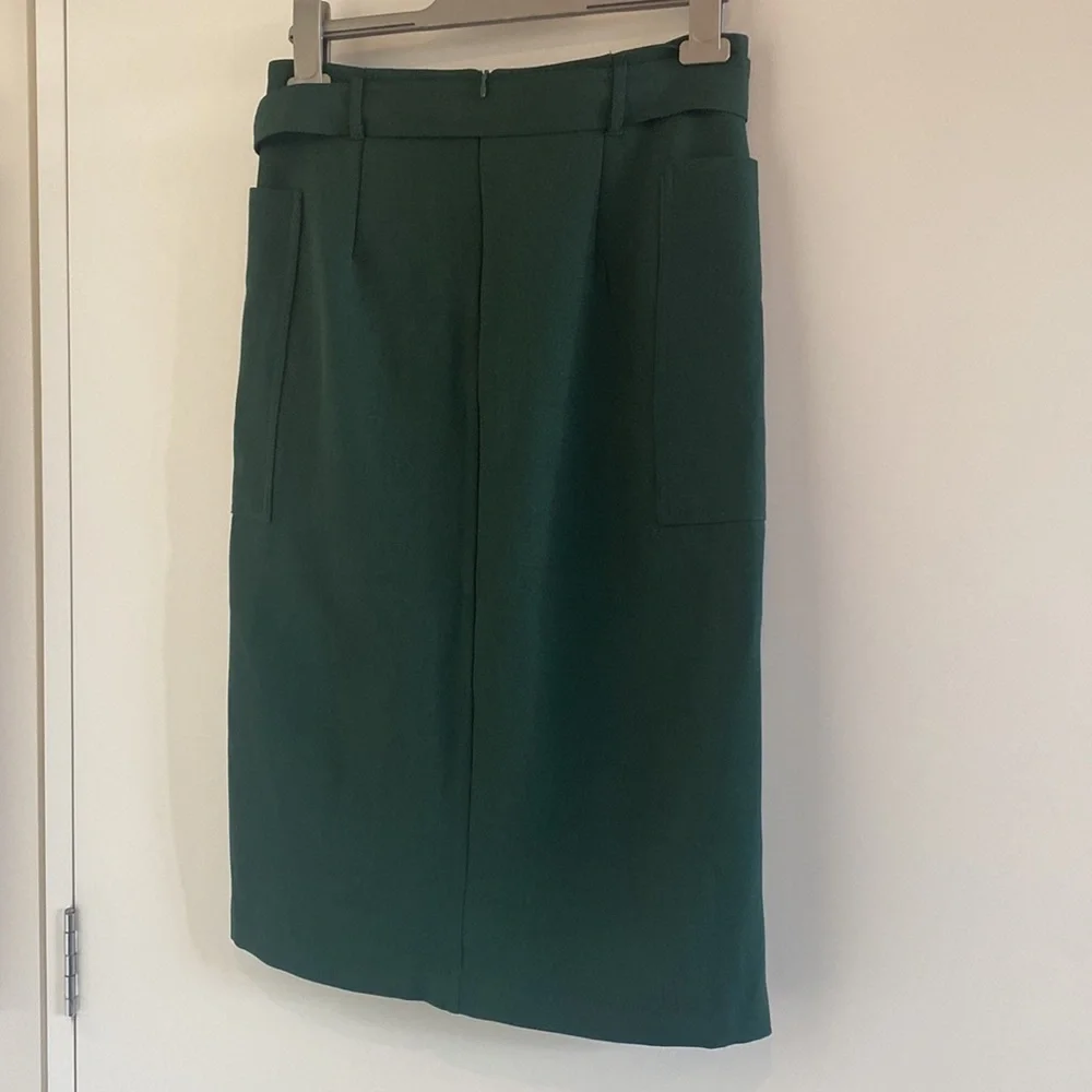 Oscar St size small dark green pencil skirt with mid split & belt detail - Picture 5 of 7